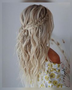 Updos Homecoming, Bridemaids Hairstyles, Κούρεμα Bob, Wedding Hair Half, Hairstyles Homecoming, Bridesmaid Hair Makeup, Boho Wedding Hair, Fishtail Braid, Long Hair Wedding Styles