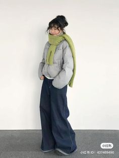 winter fall aesthetic outfit inspo Outfits With A Scarf, Rain Outfits For Women, Winter Outfits Scarf, Winter Fall Aesthetic, Japanese Winter Fashion, Fall Aesthetic Outfit, Winter Outfits Aesthetic, Japan Outfit, Cute Winter Outfits