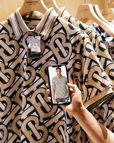 All products are labelled with QR codes that connect to digital screens, further enhancing the in-store experience. Scanning the QR code unlocks additional content and product storytelling within the mini-program and contributes towards building social currency. This is the first Burberry store to include scannable QR codes on product swing tags, adding a digital layer of discovery. Summer Monogram, Skateboard Pictures, Shenzhen China, Guerilla Marketing, Retail Experience, Store Opening, Commercial Interior Design, Qr Codes