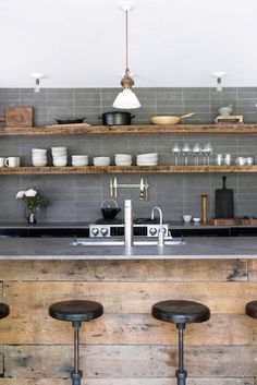 Photo by Sarah Elliott for Jenni Kayne / Rip & Tan Industrial Decor Kitchen, Athena Calderone, Industrial Kitchen Design, Housing Ideas, Industrial Style Kitchen, London House, Hamptons House, Barn Conversion, Industrial Kitchen