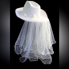 White Cowboy Hat With Veil Cowboy Hats For Wedding, Bachelorette Cowgirl Hat, Cowgirl Hat Wedding, Cowboy Hat With Veil, Cowgirl Bridal Shower, Veil Color, White Cowboy Hat, Country Western Wedding, Hat With Veil