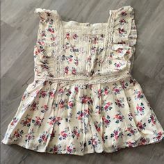 Gap Kids Floral Blouse New With Tags- Size Large $20 Spring Cotton Tops With Lace Trim, Cute Sleeveless Blouse With Floral Print, Gap Ruffled Tops For Summer, Gap Ruffled Short Sleeve Tops, Summer Ruffled Tops From Gap, Summer Ruffled Tops By Gap, Summer Cotton Blouse With Lace Trim, Sleeveless Gap Tops For Daywear, Fitted Gap Tops For Summer