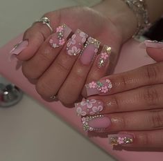 Bling Out Nails, Nails Ideas Summer, Nails Inspo Summer, Nails School, Ideas Summer Nails, Summer Nails Designs, Summer Nails Ideas, Quinceanera Nails, Nails And Spa