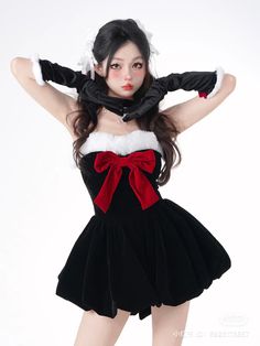 Kpop House, Black And White Outfits, Black Dress Style, Reference Ideas, Fashion Bella, Coat Skirt, Lolita Outfits, Black Santa