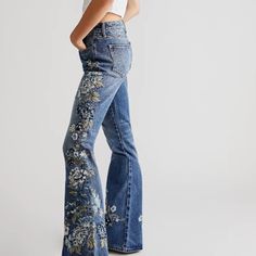 Driftwood Farrah Embroidered Flare Jeans Bluebelle Fleur Pattern Denim-Focused With An Emphasis On Chic Embroideries, Driftwood Embodies A Bohemian Free Spirit With Sophistication. High Rise, Slim Flare Silhouette Regular Inseam 34 In Timeless Jeans, Ootd Instagram, Cropped Wide Leg Jeans, All Jeans, Embellished Jeans, Patchwork Jeans, Flare Leg Jeans, Embroidered Jeans, Vintage Inspired Design