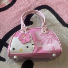 Images Hello Kitty, Hello Kitty Rooms, Charmmy Kitty, Kitty Clothes, Hello Kitty Clothes, Hello Kitty Bag, Hello Kitty Accessories, Kawaii Stuff, Pink Hello Kitty