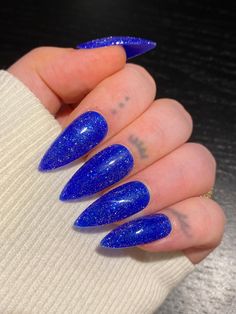 High quality press on nails. This royal blue set features an iridescent glitter that is reflective with flash. Nails pictured are STILETTO MEDIUM shape. Photos show the nails photographed in different lighting to give the best possible representation (natural lighting, sunlight, and with flash). PLEASE READ: Use the nail sizing chart instructions from the photos to measure your nails. Then choose from the nail size options XS, S, M, or L. If your nails do not fit the standard sizes and you need Glitter Nails Aesthetic, Sparkle Nails Glitter, Blue Sparkly Nails, Nails Iridescent, Sparkly Christmas Nails, Flash Nails, Iridescent Nails, Trendy Fall Nails, Euphoria Nails