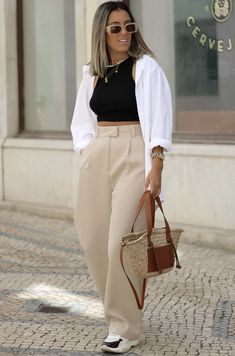 Best Winter Outfits, Dad Sneakers, Quick Outfits, Easy Trendy Outfits, Hijabi Fashion, Neutral Outfit, Be Real, Casual Chic Outfit