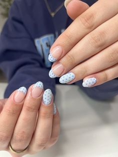 #polkadotnails #bluenails #frenchtipnails Baby Blue Design Nails, Polka Dot French Tip Nails, Blue Nails With Flowers, French Tip Nails, Blue Nails, White Nails