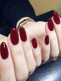 Unghie Sfumate, Short Fake Nails, Red Nail Polish, Red Nail, Fake Nail, Gradient Nails, Crystal Nails, Nailed It, Nail Art Hacks