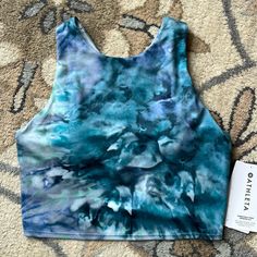 Athleta Conscious Crop Printed Top Size: Medium A-C New With Tags! Bra Top Made For Light Impact Workouts. Removable Cups! Athletic Crop Top, Crop Bra, Leather Mary Janes, Black Sports Bra, Bra Top, Sports Bra Sizing, Sports Bras, Black Media, Red Sweaters