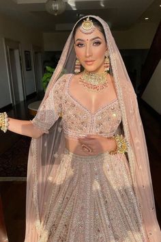 Bride in a pastel lehenga coupled with jJadau jewellery! Pink Bridal Outfit, Pastel Bridal Lehenga, Pastel Pink Lehenga, Pastel Lehenga, Wedding Dress Indian, Pink Bridal Lehenga, Engagement Lehenga, Bridal Indian, Indian Wedding Bride