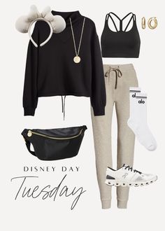 Disney Winter Outfits, Outfits For Disney, Disney Trip Outfits, Disney Outfits Women, Outfits Of The Week, Theme Park Outfits, Trip To Disney World, Disney World Outfits, Funnel Neck Sweatshirt