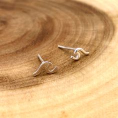 A minimalist take on a beautiful ocean wave. Pure 925 sterling silver of the highest quality. Wave Earrings, Beachy Jewelry, Water Signs, Wave Ring, Earrings Simple, Circle Studs, Beautiful Ocean, Ocean Wave, Simple Earrings