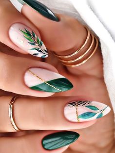 emerald green nails with leaf design Emerald Nails, Dark Green Nails, Green Nail Art, Green Nail Designs, Green Nail Polish, Her Nails, Christmas Nails Acrylic, Orange Nails