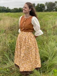 Hobbit Minecraft, Hobbit Inspired Outfits, Hobbit Women, Hobbit Picnic, Cottage Academia Aesthetic, The Hobbit Party, Homestead Dress, Academia Clothing Aesthetic, Hobbit Outfit