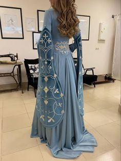 Blue Medival Outfits, Midevil Dress Aesthetics, Medevial Dresses Royal, Middle Age Style, Medieval Clothing Royal, Historical Dresses Medieval, Circassian Dress