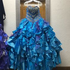 Never Worn Xv Dresses, Fantasy Gowns, Colorful Dresses, Color Blue, Prom Dresses, Prom, Formal Dresses, Womens Dresses, Dresses