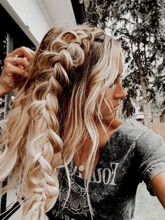 2023 Prom Hairstyles, Traveling Hairstylist, Western Hair Styles, Hair Down With Braid, Western Hairstyles, Half Up Half Down Styles, Country Hairstyles, Prom Hairstyle Ideas, Hairstyles For 2023