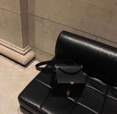 Stephanie Brown, Minimal Aesthetic, Aesthetic Themes, Night Aesthetic, Givency Antigona Bag, Instagram Inspo, Photo Design, Casual Elegance, Black Aesthetic