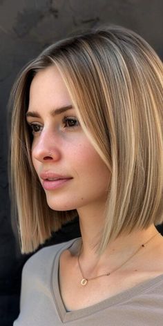 Find your perfect style among 28 straight bob haircuts. These cuts are ideal for anyone looking to add a touch of sophistication to their appearance, with styles to fit any face shape. Straight Bob Haircut, Chin Length Cuts, Cute Bob Hairstyles, Graduated Bob Haircuts, Cute Bob, Bob Braids, Short Blonde Haircuts, Asymmetrical Bob