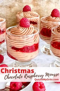 Clear glasses of chocolate mousse with a layer of raspberries and a raspberry on top. Chocolate And Raspberry Desserts, Chocolate Raspberry Mousse, Rasberry Mouse Easy, Chocolate Mousse With Raspberries, Chocolate Raspberry Mousse Cake, Raspberry Desserts, Impressive Desserts