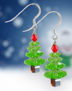 Swarovski Peridot / Siam Top Christmas Tree Earring Kit - Too Cute Beads Simple Wrapping, Festive Earrings, Wrapping Techniques, Jewelry Kit, Halloween Kit, Earring Kit, Artistic Wire, Tree Earrings, Christmas Tree Earrings