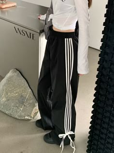 Machine wash and hang dry for optimal quality.Sizes usually run smaller than USA sizing, we recommend to size up once for correct sizing. Contact us for additional concerns. Baggy Pants Women, Sweatpants Streetwear, Korean Fashion Black, Streetwear Korean, Exercise Pants, Black Jogger Pants, Body Exercise, Y2k Fairycore, Sports Pants Women