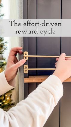 the effort - driven reward cycle is an easy way to help kids learn how to use clothes pins