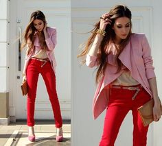 Red and pink...risky or red hot? Blazer Shoes, Jeans Rosa, Red Jeans, Pink Jeans, Pink Jacket, Wearing Red, Fashion Colours