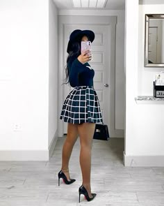 Stylish Work Attire, Classy Dress Outfits, Classy Casual, Chic Outfit, Red Bottoms, Outfit Idea, Elegant Outfit