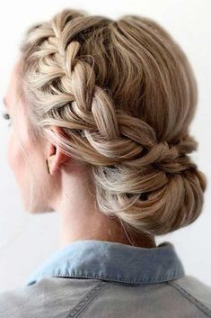 Peinados de Graduación 2019 para robar miradas #hairstyle #haircut #hair Chignon Simple, Hairstyles Pictures, Prom Hairstyles For Short Hair, Natural Hair Twists, Hairstyles Braided, Peinados Recogidos, Hair Twist Styles, Blonde Hair With Highlights, Braided Hairstyles Updo