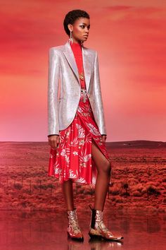 Fancy Closet, Helena Christensen, Resort 2020, 2020 Fashion Trends, Vogue Australia, Vogue Russia, 2020 Fashion, Paco Rabanne, Fashion Show Collection