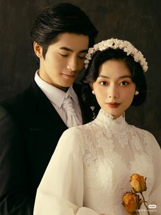 Wedding Reference Poses, Korean Wedding Aesthetic, Korean Wedding Photos, Chinese Wedding Photos, Korean Wedding Photography, Pre Wedding Photoshoot Outfit, Couple Poses Reference, Wedding Photoshoot Poses, Boda Mexicana