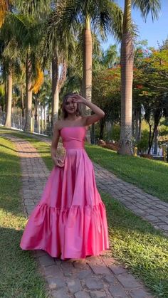 Item Details ： Product Number : C2532 Fabric: Satin Silhouette：Ball Gown Sleeves：Sleeveless Back Style:Zipper Short Layered Dress, Pink Prom Dresses Aesthetic, Hoco Long Dresses, Prom Dresses 2025 Ideas, Pink Dress Outfit Party, Pink Strapless Prom Dress, Strapless Pink Dress, Pink Long Prom Dress, Birthday Gowns