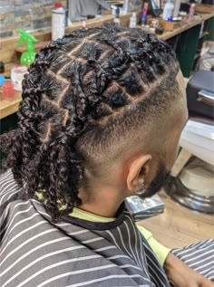 Halo Dreadlocks Style Men, Cornrow Dreadlocks Men, High Top Fade Loc Styles, Cornrows 4c Hair Men, High Top Locs Men, Braid Styles For Men With Fade Short Hair, Two Strand Twist Men Dreads Styles, Cornrow Dreads