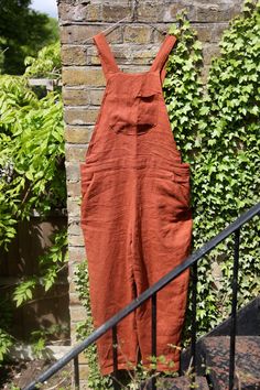 Linen Overalls Tutorial – the thread Diy Overalls, Linen Overalls, Party Fits, Linen Casual, Vogue Patterns, Vestidos Vintage, Linen Style, Casual Jumpsuit