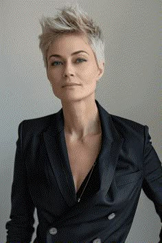 32 Short Spiky Haircut Ideas - Project Hairstyles Platinum Blonde Hair Pixie Cut, Layered Bob With Curtain Bangs, Long To Short Hair Transformation, Bob With Curtain Bangs, Spiky Haircut, Spikey Hair, Short Hair Transformation, Short Punk Hair, Edgy Short Haircuts