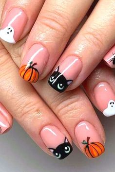 #thanksgiving nails#thanksgiving nail colors#thanksgiving nails simple#thanksgiving nails acrylic#thanksgiving nail art#thanksgiving appetizer ideas#thanksgiving nails art Fun Halloween Nails, Black Halloween Nails, Nail Art Halloween, Holloween Nails, Halloween Nails Easy, Simple Fall Nails, Halloween Acrylic Nails, Cute Halloween Nails