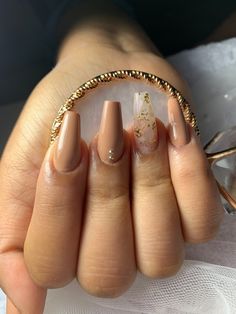 Ideias de decorações com esmaltes nude Nude Nails Inspo, Tiktok Selfie, Long Acrylic Nail Designs, Short Square Nails, Basic Nails, Classy Acrylic Nails, Classic Nails, Short Acrylic Nails Designs