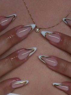 Nail Round Design, Natural Nail Ideas Designs, Cute Almond Shaped Acrylic Nails, Md Nails Ideas, Girly Nail Art Designs, Gel X Apres Nails, White Nails Round Shape, Medium Round Acrylic Nails, French Tip Nail Shapes