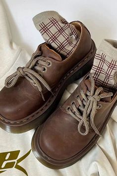 brown platform oxfords, oxford shoes, brown lace-up oxfords boots, dark academia shoes, boogzel Brown Oxford Shoes Outfit, Boots Dark Academia, Y2k Outfits Grunge, Dark Academia Shoes, Aesthetic Clothes Y2k, Academia Shoes, Preppy Girl Style, Preppy Aesthetic Outfits, Platform Oxfords