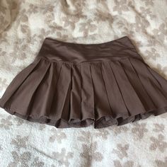 Pacsun Active Brown Skort Brand New With Tags Size Medium Super Soft And Comfy Sold Out On Website Brown Mini Skirt Plus Size, Loose Skirts Short, Casual Brown Mini Skirt, Brown Pleted Skirt, Kappa Mini Skirt, Short Vintage Skirts, Pirate Short Skirt, Cheap Brown Party Bottoms, Bottoms Aesthetic