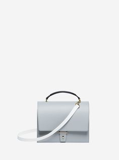 Sac à main Simple Photos, Backpack Inspiration, Minimal Bags, Bag Inspiration, Womens Outfits, Chrome White, Equestrian Jewelry, Womens Bag, Emotional Baggage