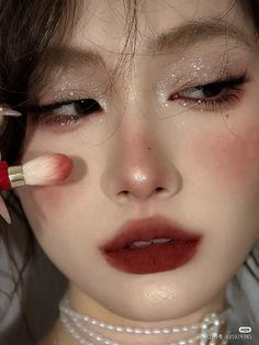 Makeup Ala Korea, Makeup Asia, Maquillage On Fleek, Christmas Makeup Look, Holiday Makeup Looks, Red Makeup, Winter Makeup, Fancy Makeup