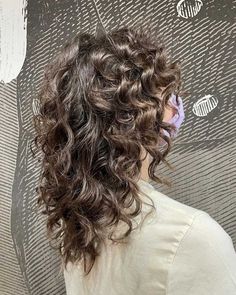 Wolf Cut On Curly Hair, Straight Wolfcut, Cut Curly Hair, Wolfcut Long, Curly Hair Trends, Natural Curly Hair Cuts, Layered Curly Hair, Bangs Straight, Haircut Straight