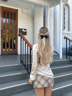 Upper East Side Aesthetic Fashion, Upper East Side Fashion, Rp Icons, Money Girl, Europe Outfits, Chique Outfits, Paris Outfits, Long Blonde, Future Lifestyle