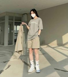 Summer Outfits Athletic Build, Tomboy Casual Outfits Summer, Korean Tomboy Summer Outfits, Tomboy Style Outfits Feminine Summer, Boyish Outfits Summer, Korean Oversized Outfit Girl, Tomboy Korean Girl Style, Tomboy Outfits For Summer, Tomboy Style Outfits Summer