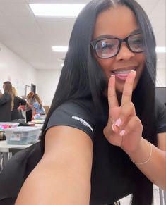 𝐍𝐈𝐂𝐎𝐋𝐄☆. Nurse Bae, Selfie Board, Dr Kids, Nursing School Inspiration, Material Gworl, Body Pic, Scrub Style, Nurse Inspiration, How To Grow Natural Hair