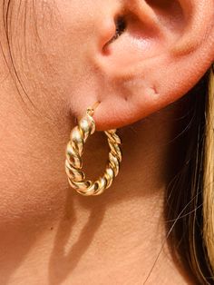 18kt Gold Filled Medium Rope Hoop Earrings. A pair of chunky statement hoops that will certainly elevate your look. Hoop Size: 30mm Width: 5mm Clasp: Hinged  Tarnish Resistant-Hypoallergenic-Lightweight Material: 18 Karat Gold Filled, Hypoallergenic. Tarnish Resistant. Gold-filled does not de-laminate or peel like Gold plated Jewelry nor does it tarnish as readily as silver. Generally speaking, gold filled is better quality and will have a much longer lasting color than plated jewelry. We recomm Hoops Aesthetic, Hoop Earrings Chunky, Earrings Everyday, Alessandra Ambrosio, Vanessa Hudgens, Jessica Alba, Gold Hoops, Jewelry Earrings Hoops, Gold Plated Jewelry